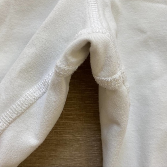 Alo Yoga White Leggings with Silver Metallic Pattern Size: S - Picture 4 of 5